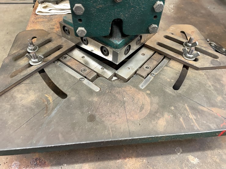 #2531-•-tennsmith-notcher-(columbia-heights,-mn)-image-3