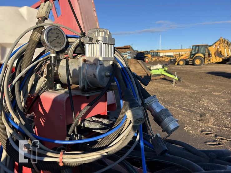 2009-white-8516-image-19