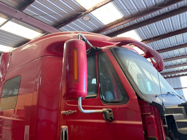 2014-international-prostar-image-47