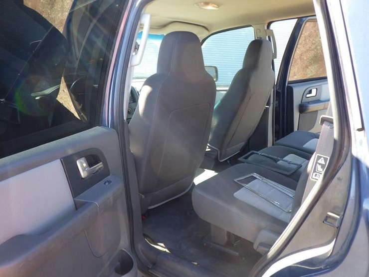 2003-ford-expedition-image-8