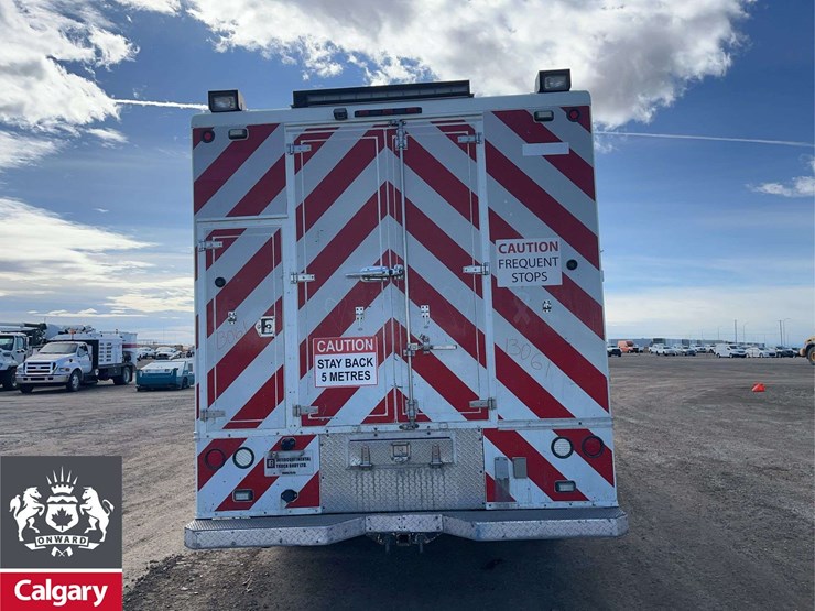 2012-international-durastar-4300-image-9