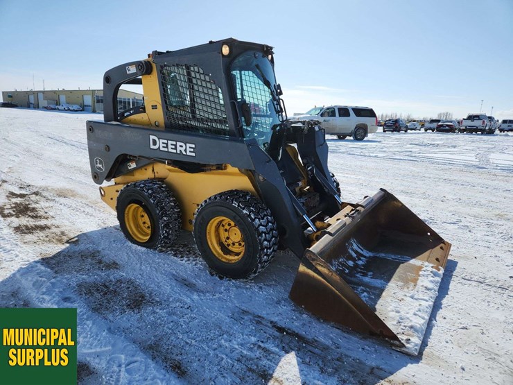 2015-deere-326e-image-2