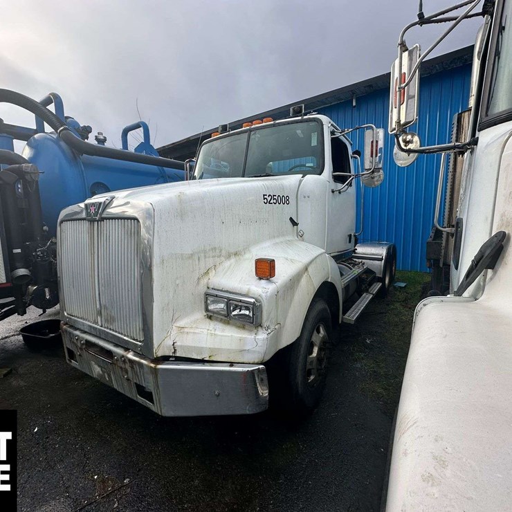 2005 WESTERN STAR 4900