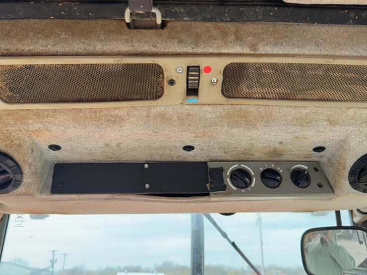 massey-ferguson-4253-image-21