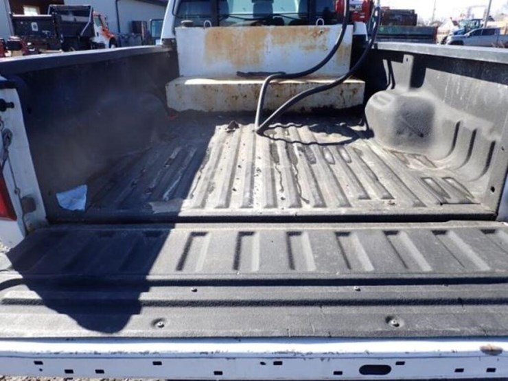 2016-ford-f350-xlt-image-33