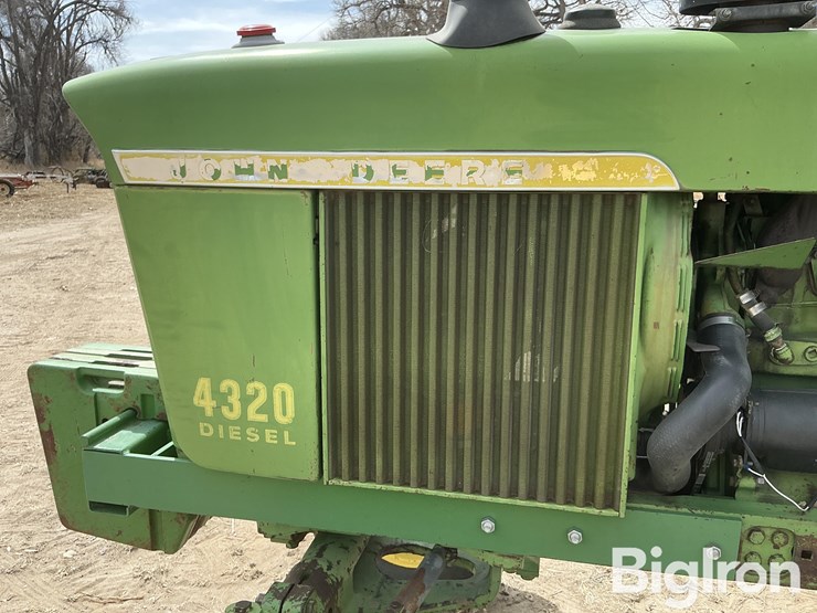 1972-john-deere-4320-image-18