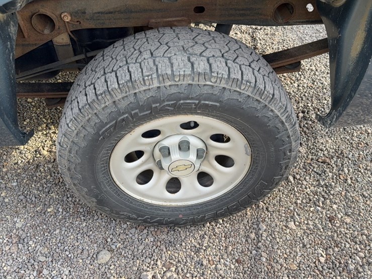 #4019-•-2009-chevy-silverado-pickup-truck-image-11