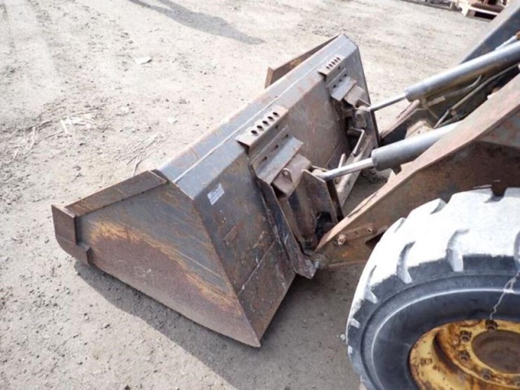 2005-new-holland-ls185b-image-24