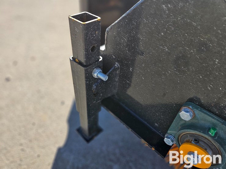 2025-massey-ferguson-730-image-16