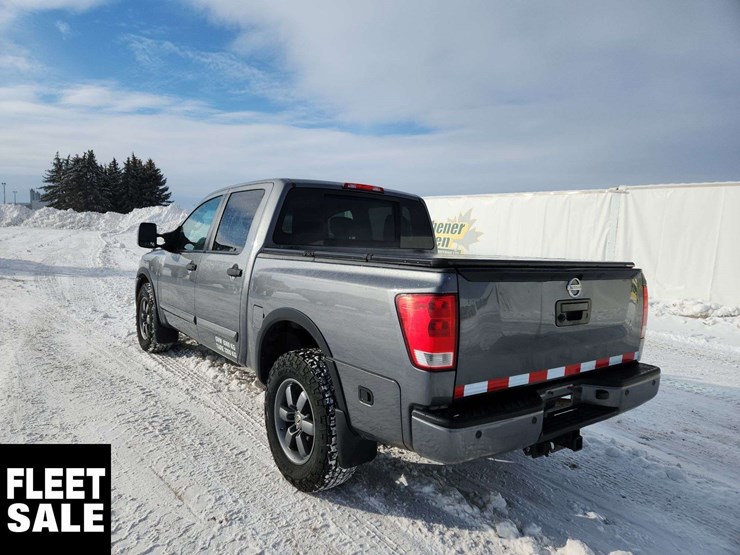 2014-nissan-titan-image-3