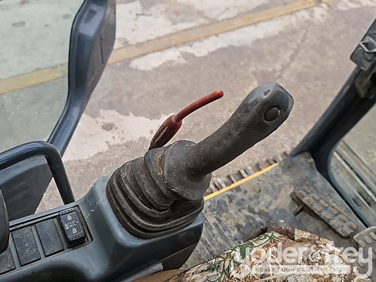 2016-deere-210g-image-37