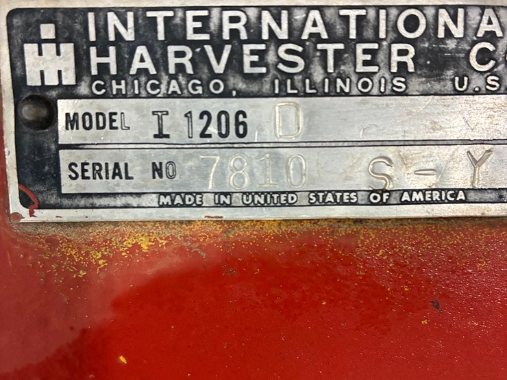 seller-#38.-1966-ih-1206-wheatland-runs-great,-dual-pto-image-4