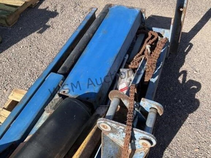 benwil-2-post-automotive-lift-image-6