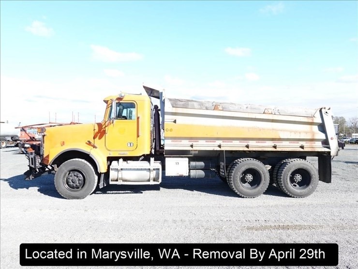 2001-freightliner-fld120-image-4