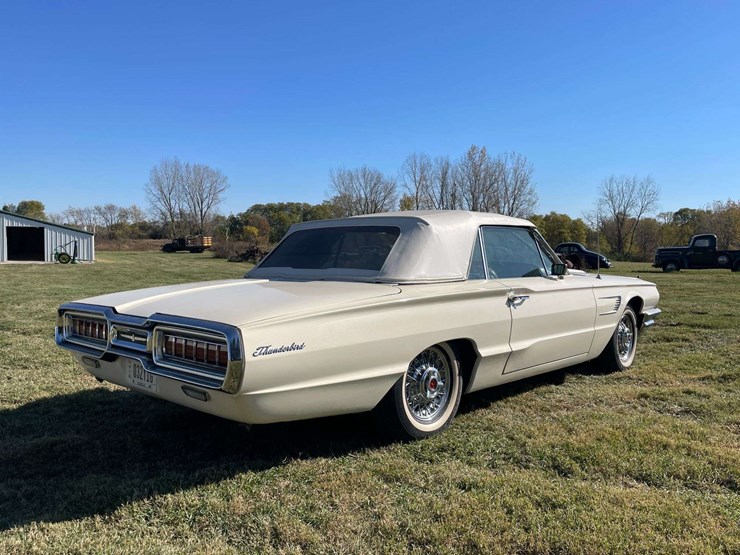 1965-ford-thunderbird-image-3
