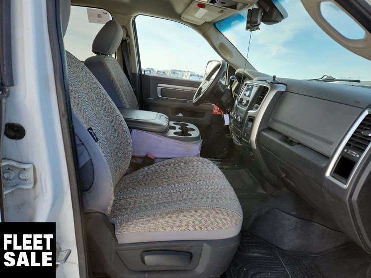 2013-dodge-3500-image-16