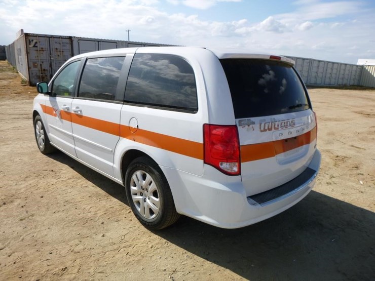 2014-dodge-grand-caravan-image-5