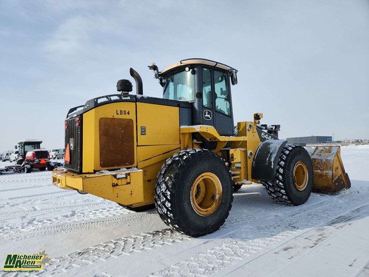 2013-deere-644k-image-3