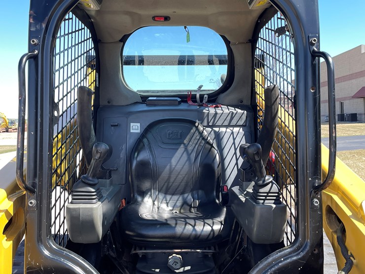 2019-caterpillar-259d3-image-17