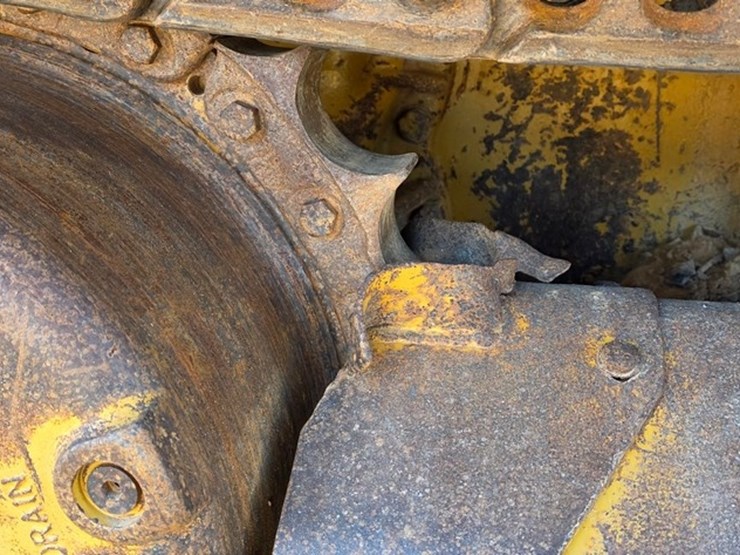 2005-caterpillar-d4g-xl-image-36