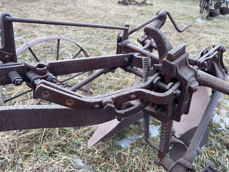 two-bottom-oliver-plow-image-7