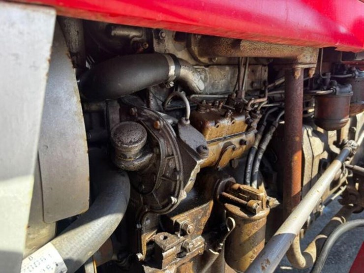 massey-ferguson-135-image-37