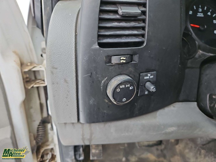 2010-gmc-sierra-1500-image-24