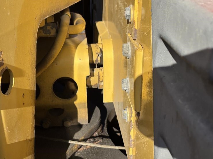 caterpillar-143h-image-42