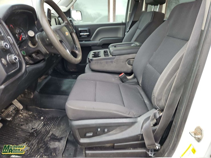 2018-chevrolet-silverado-1500-image-18