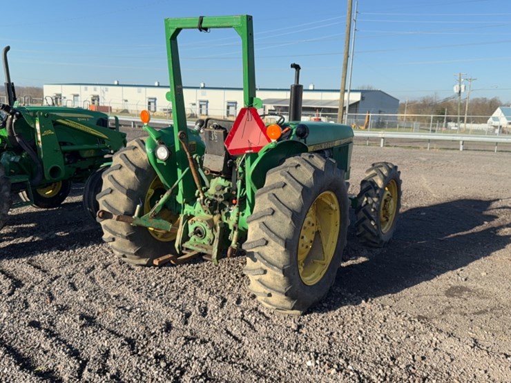 john-deere-2240-image-9