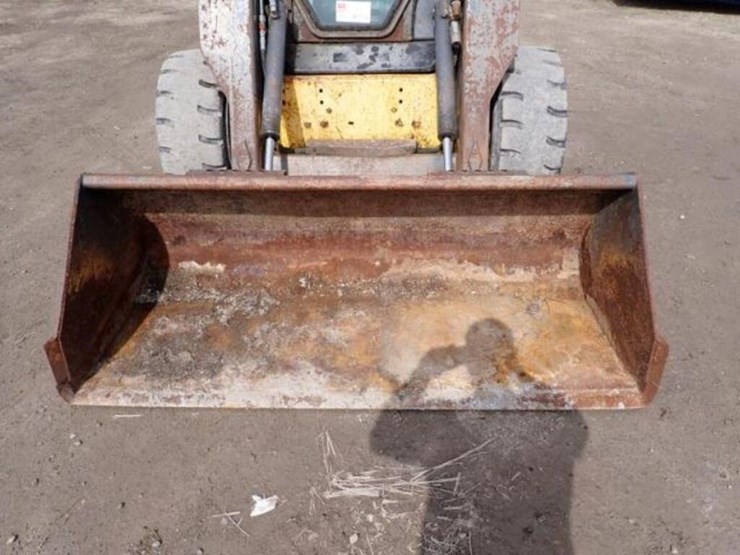 2005-new-holland-ls185b-image-25