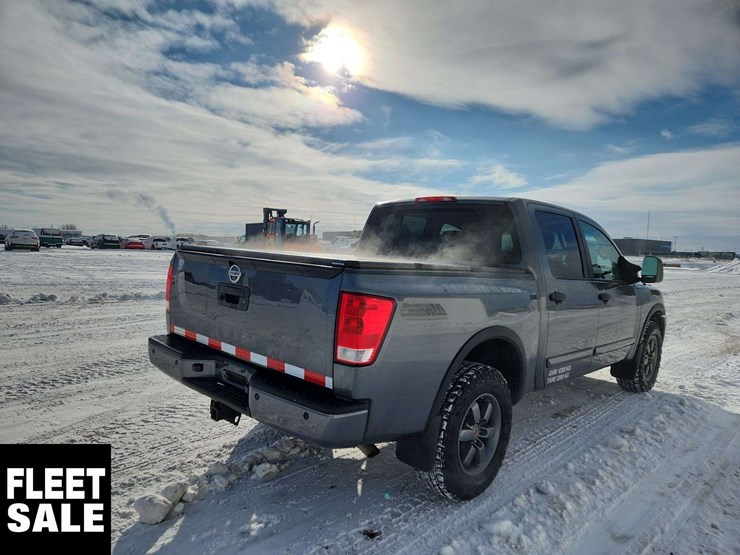 2014-nissan-titan-image-4