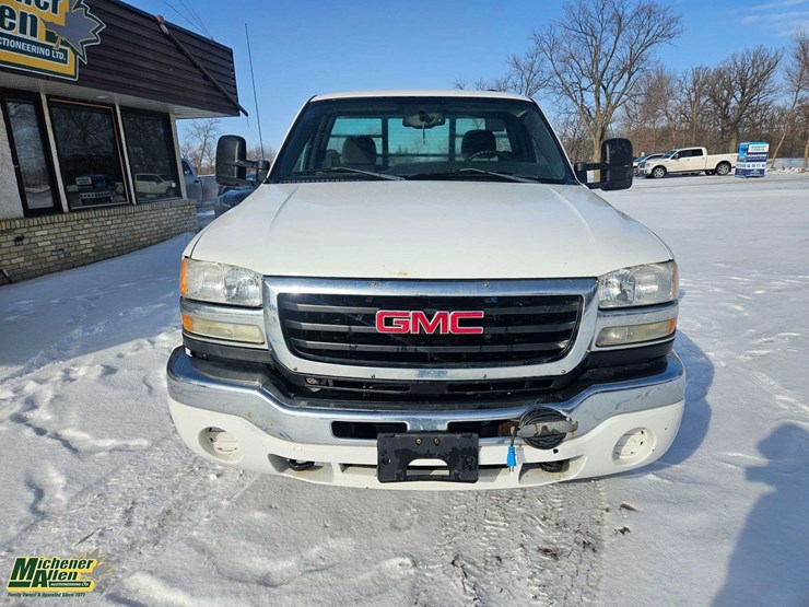 2006-gmc-sierra-2500hd-image-9