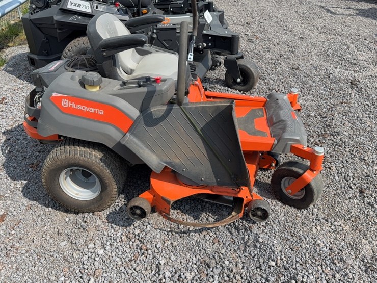 #4081-•-husqvarna-z254f-zero-turn-mower-image-7