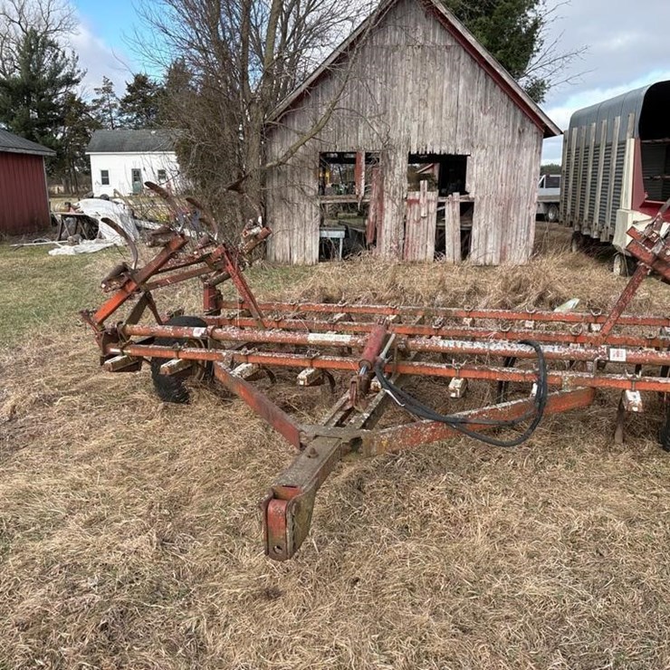 International 19' Field Cultivator