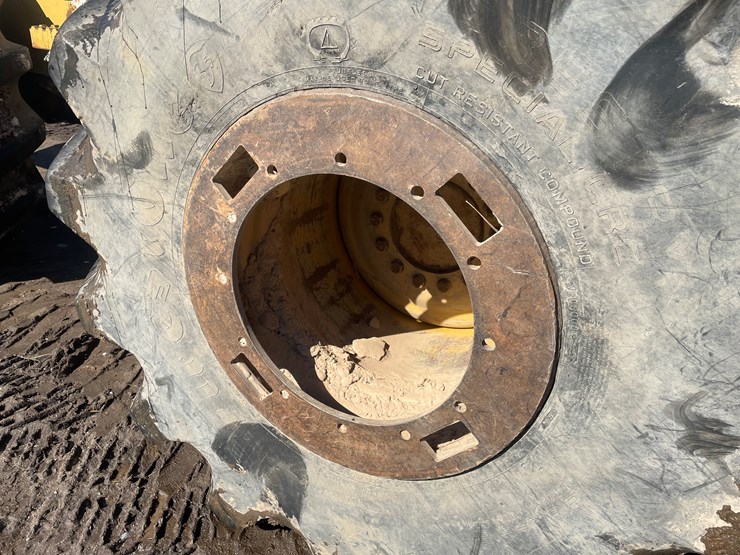 2008-caterpillar-553-image-26