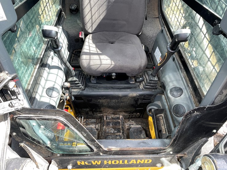 #372-•-2015-new-holland-l225-skid-steer-(scandia,-mn)-image-28