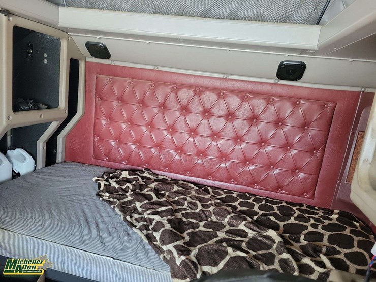 1999-international-9400-image-27