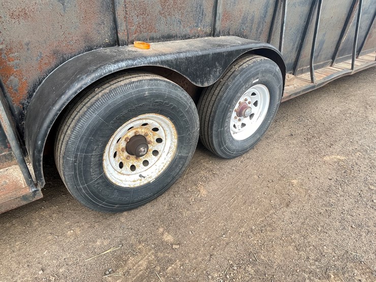 #294-•-1998-calico-livestock-trailer-(has-mn-title)-(mora,-mn)-image-13