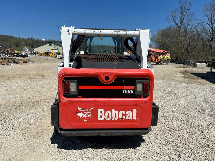 2020-bobcat-t595-image-3