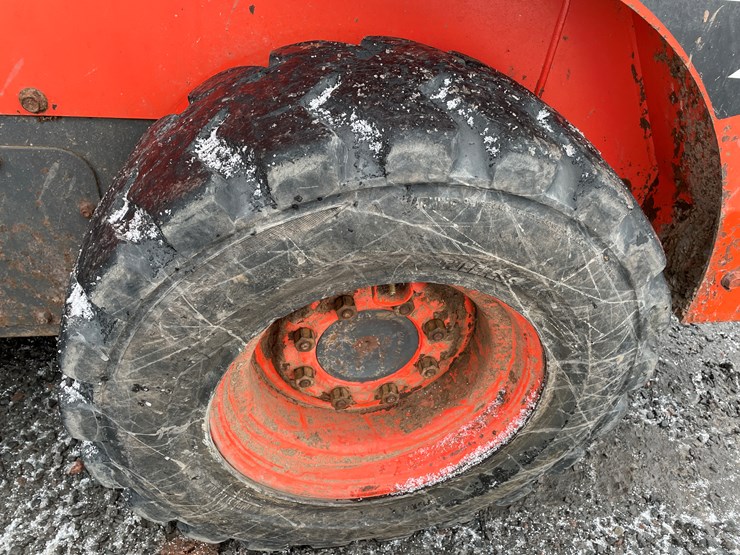 2022-kubota-ssv75-image-16