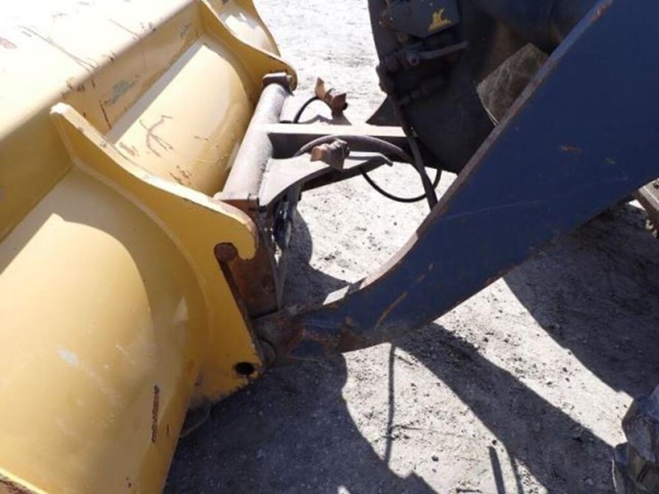 2011-deere-304j-image-22