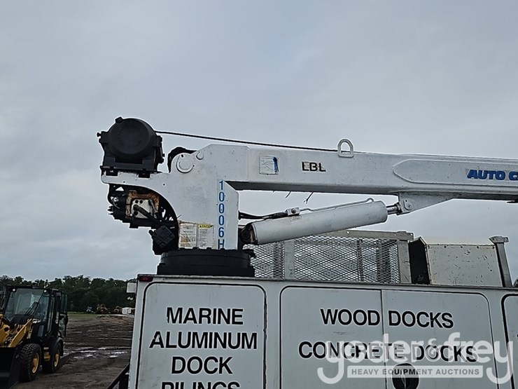 2006-ford-f750-image-22