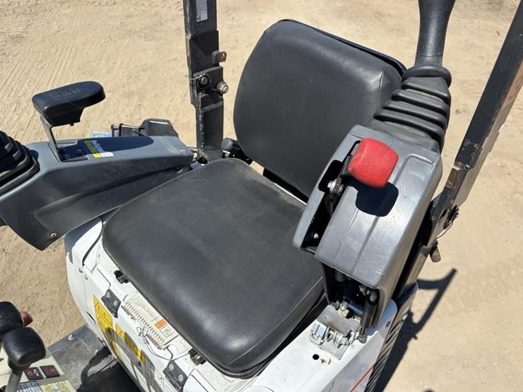 2020-bobcat-e10-image-25