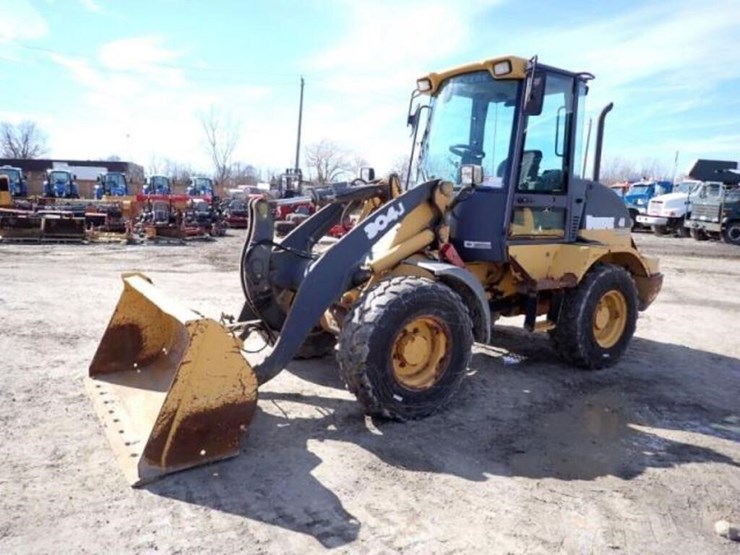 2011-deere-304j-image-1