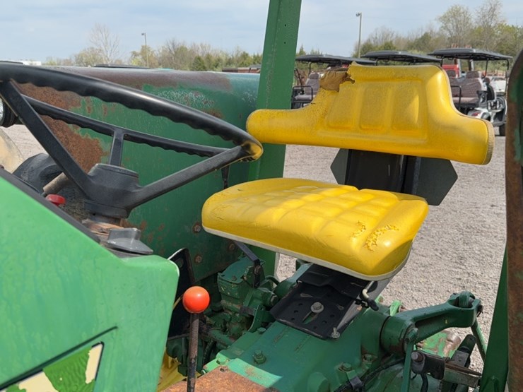 john-deere-2440-image-18