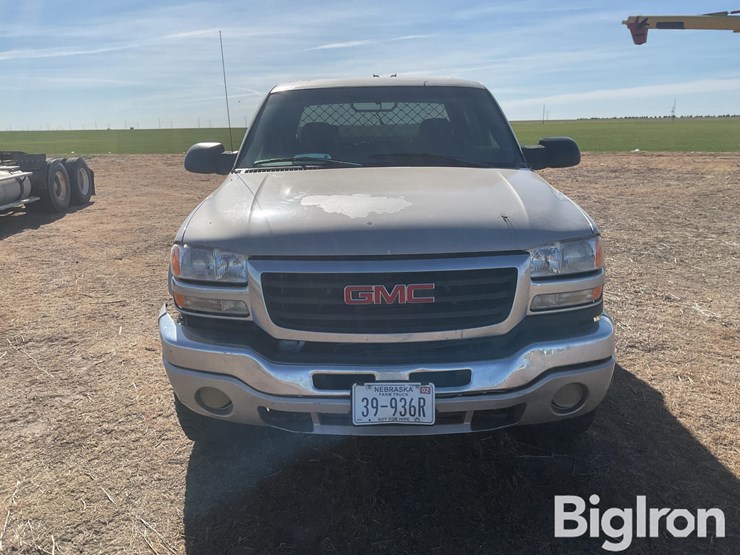 2005-gmc-2500-image-2