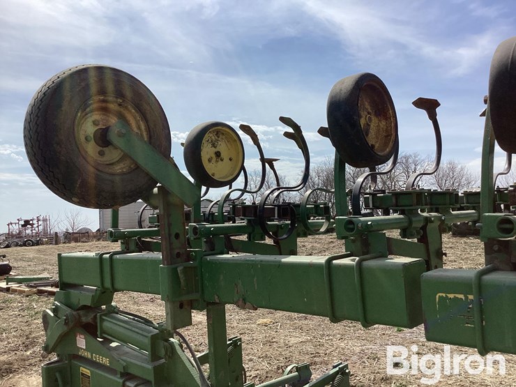 john-deere-85-image-16