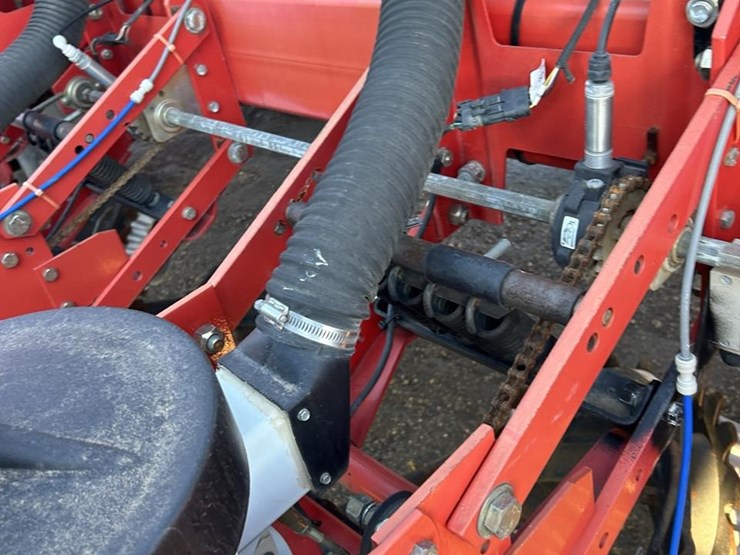 2009-white-8516-image-25