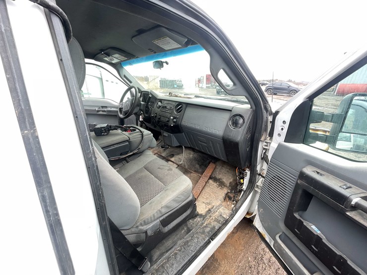 2013-ford-f350-image-49